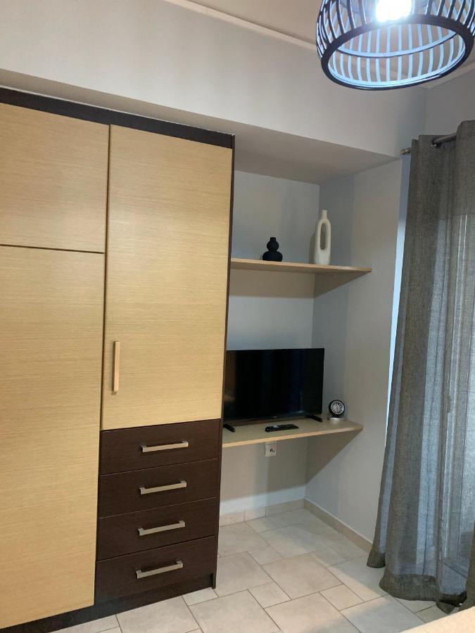 Hommie Apartment Amaliada Экстерьер фото